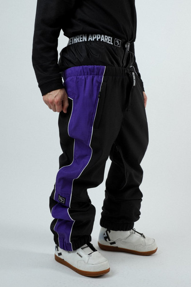 
                  
                    Load image into Gallery viewer, Black waterproof snowpants
                  
                