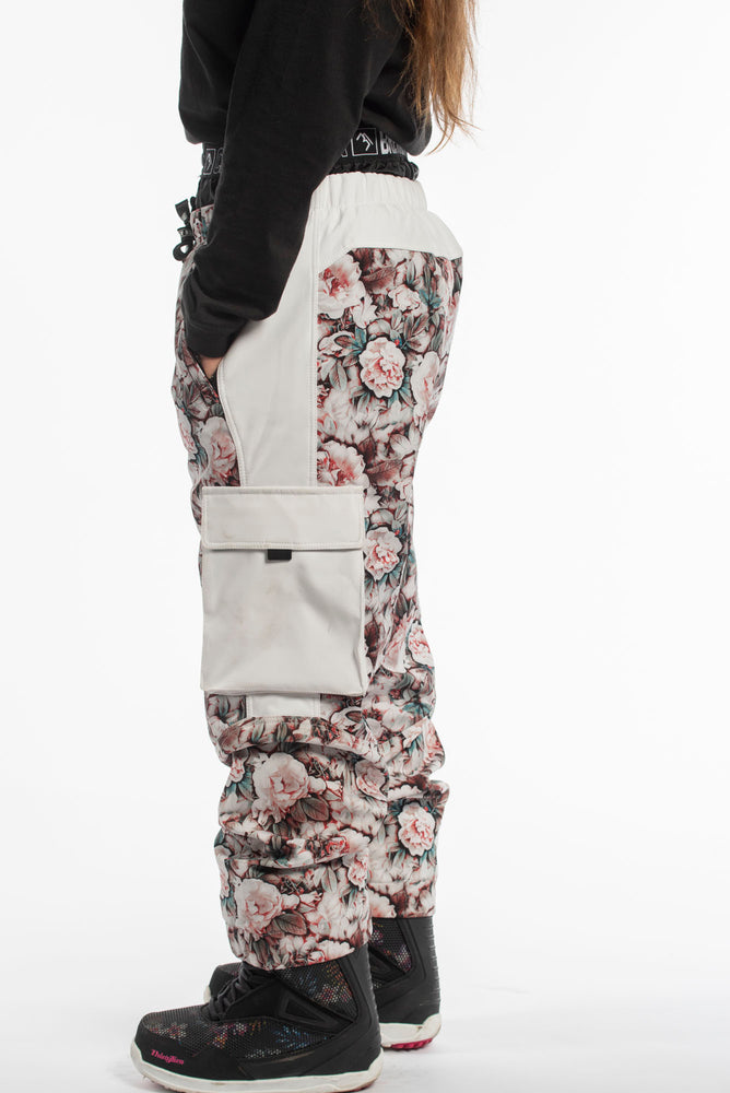 
                  
                    Load image into Gallery viewer, floral snowboarding pants
                  
                